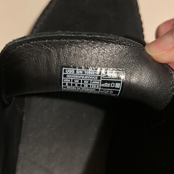 UGG BOOTS - Picture 6 of 6